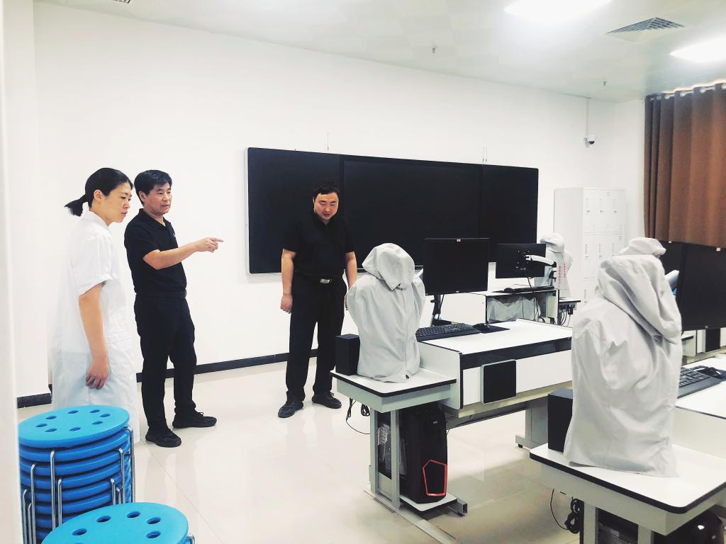 臨床醫學院開展2025年暑假前實訓室安全專項檢查 全面排查教學儀器安全隱患